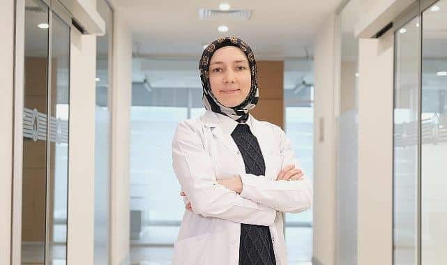 Diş İpini Yanlış Kullanmanın Zararları ve Doğru Yöntemler