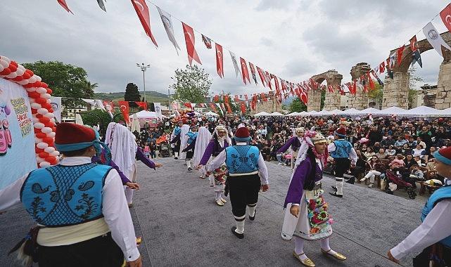 Efes Selçuk’ta 23 Nisan Coşkusu: Çocuklar Bayramı Şenlikle Kutladı
