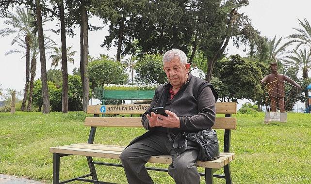 Emekle Tasarlanan Kent Mobilyaları Şehre Eşsiz Değer Katıyor