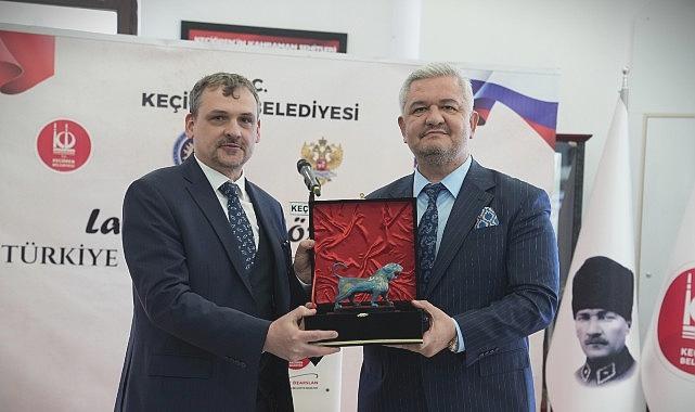 Estergon Türk Kültür Merkezinde “Cumhuriyetin Doğuşu” Resim Sergisi Başladı