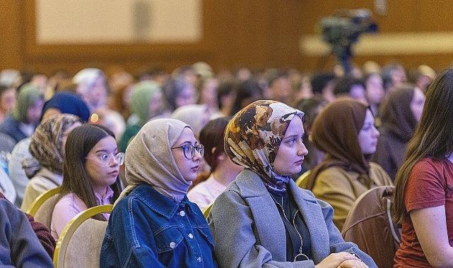 İki Bin Üniversite Adayı YKS Soru Çözümü ve Strateji Kampında Bir Araya Geldi