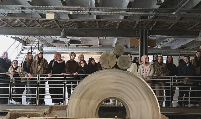 İskeçeli Gençler Kocaeli Büyükşehir ile Şehri Keşfe Çıktı