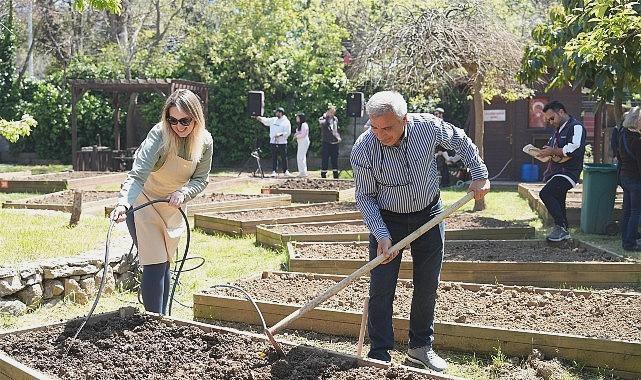 Kadıköy Bostanlarında Yaz Mevsimi Coşkusu Başladı