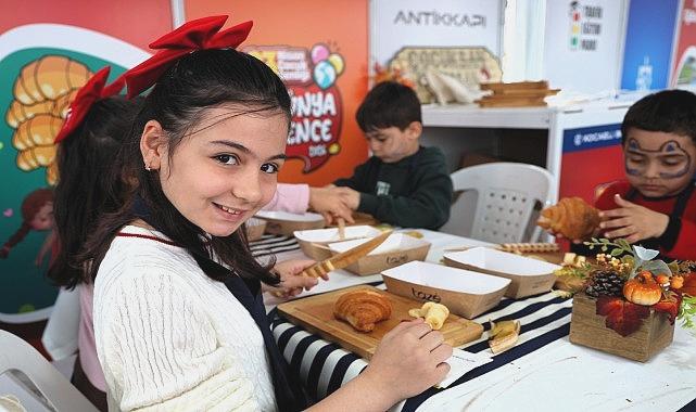 Kruvasan Süsleme Atölyesinde Renkli ve Eğlenceli Anlar