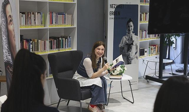 Nezaket Erden’den Sennur Sezer Şiirleri Dinletisi