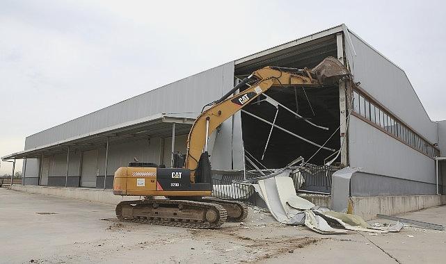Nilüfer’de 4 Bin Metrekarelik Kaçak Depo Yıkımı Gerçekleşti