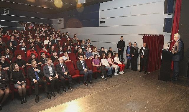 Nilüferin Büyülü Dünyası Çocukların Fırçasında Canlandı