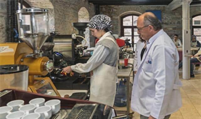 Otizmli Gençler Barista Olma Yolunda: Başarı Hikayeleri