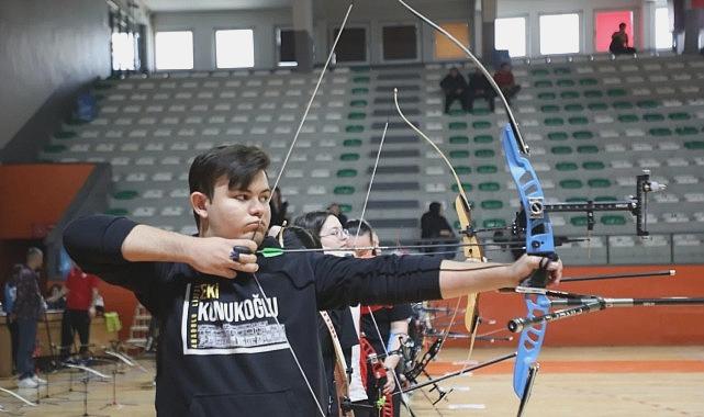 Spor Festivalinde Öğrenciler Okçulukta Yeteneklerini Sergiledi