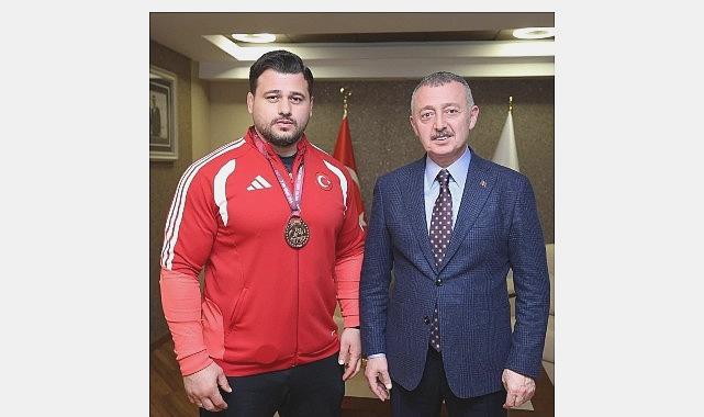 Başkan Büyükakın, Güreş Dünyasının İki Önemli İsmini Konuk Etti