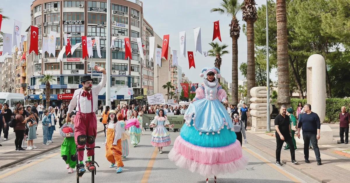 Denizli’de 38. Milletlerarası Amatör Tiyatro Şenliği başladı