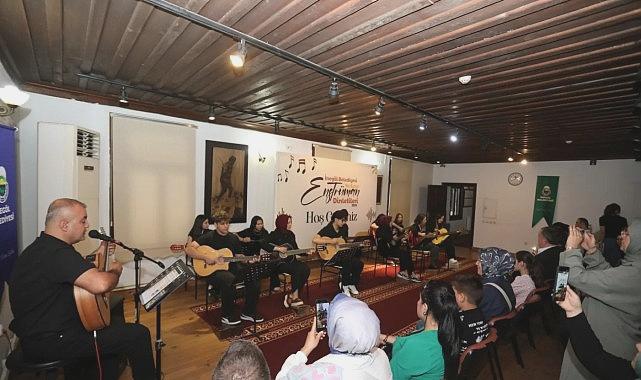 İnegöl Belediyesi’nin Gitar Kursu Kursiyerleri Ser
