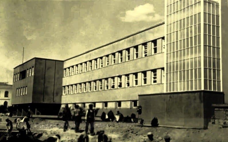 VEHBİ KOÇ’UN BÜYÜK APARTMANI